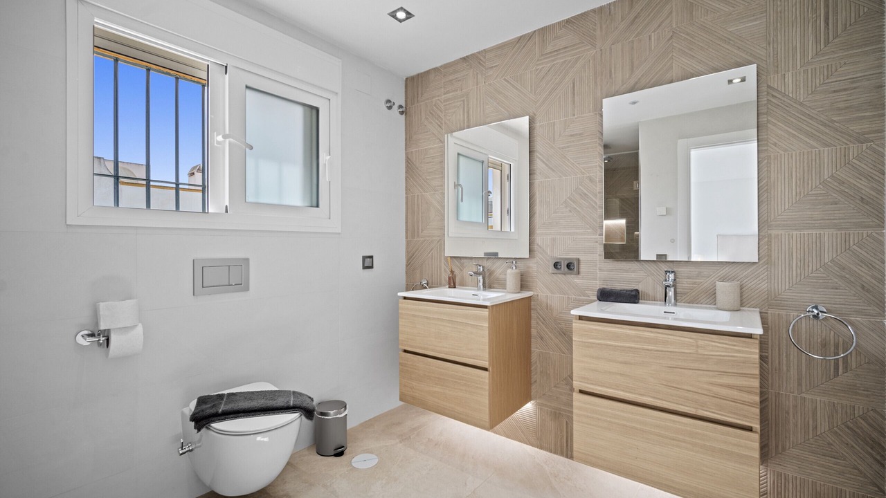 Photo of Bathroom in Golden Mile