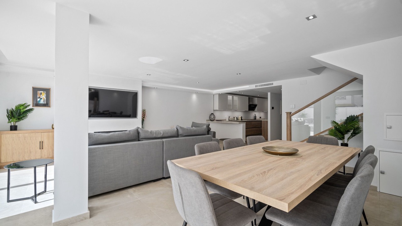 Photo of Livingroom in Golden Mile