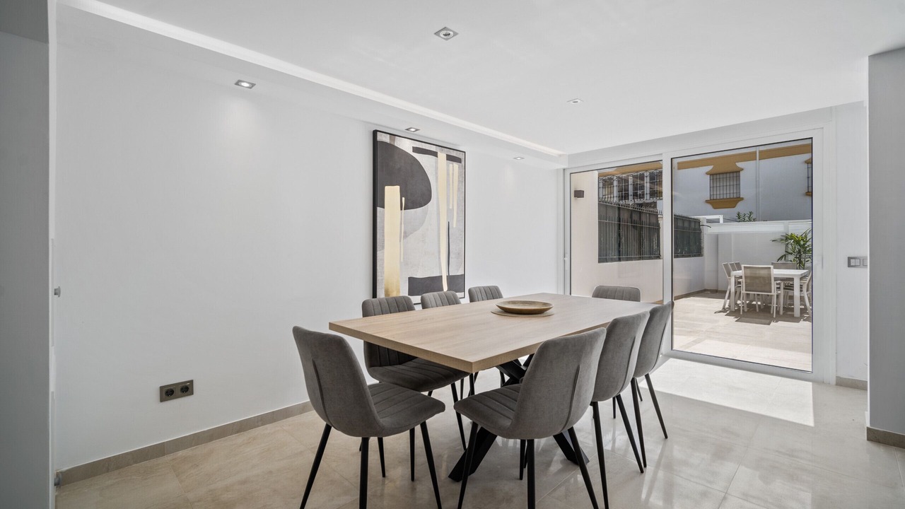 Photo of Livingroom in Golden Mile