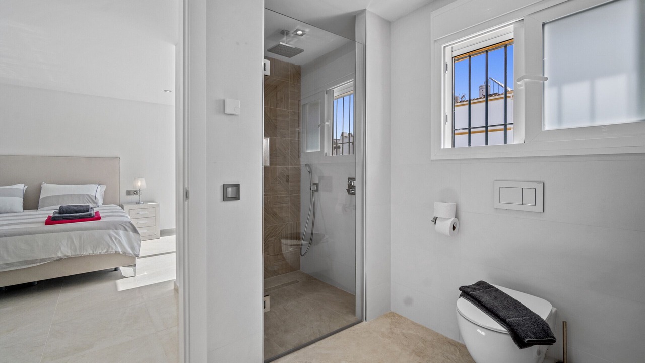 Photo of Bathroom in Golden Mile
