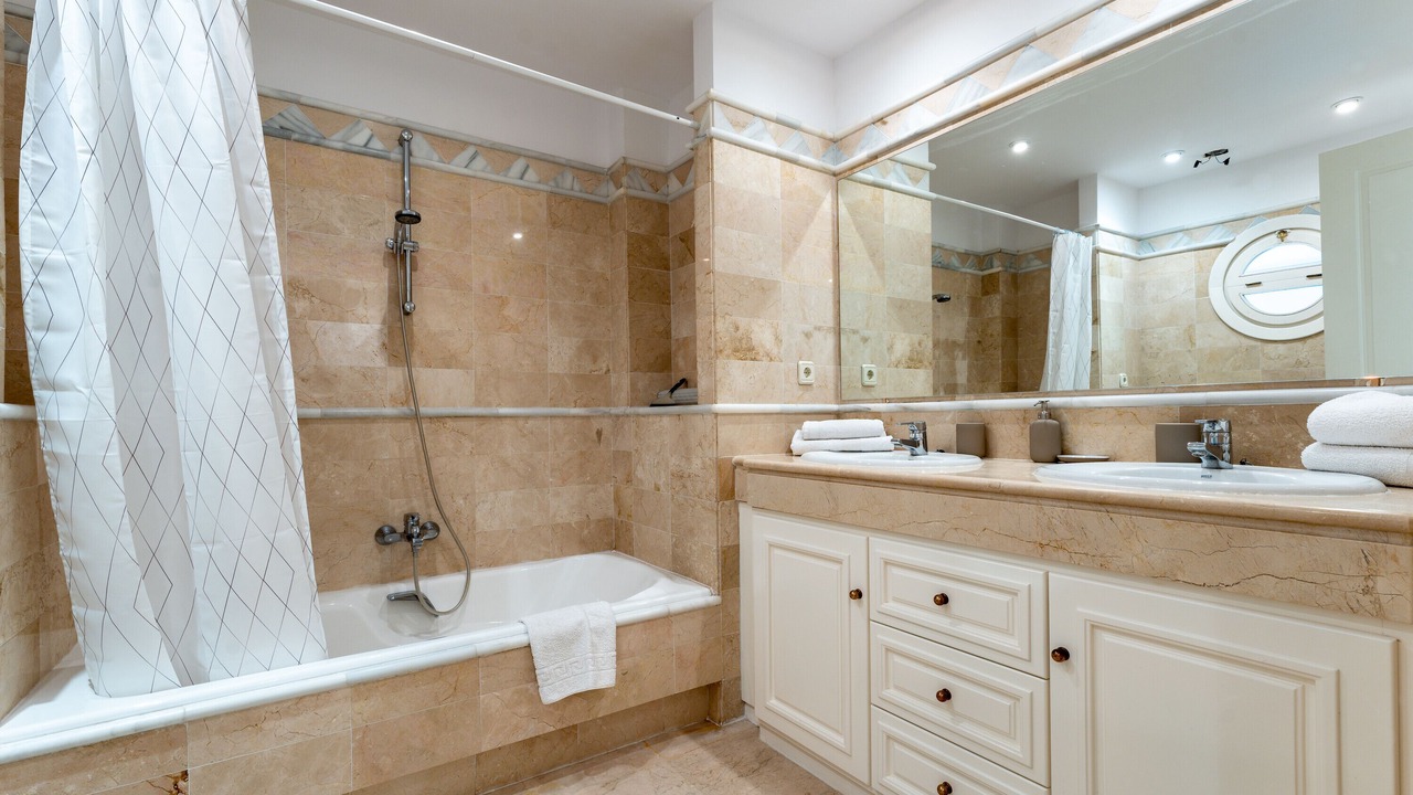Photo of Bathroom in Elviria