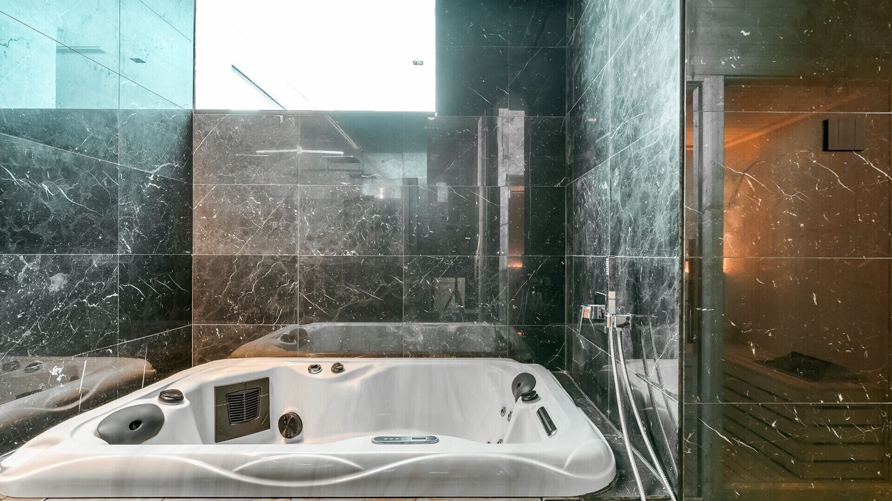 Photo of Bathroom in Golden Mile