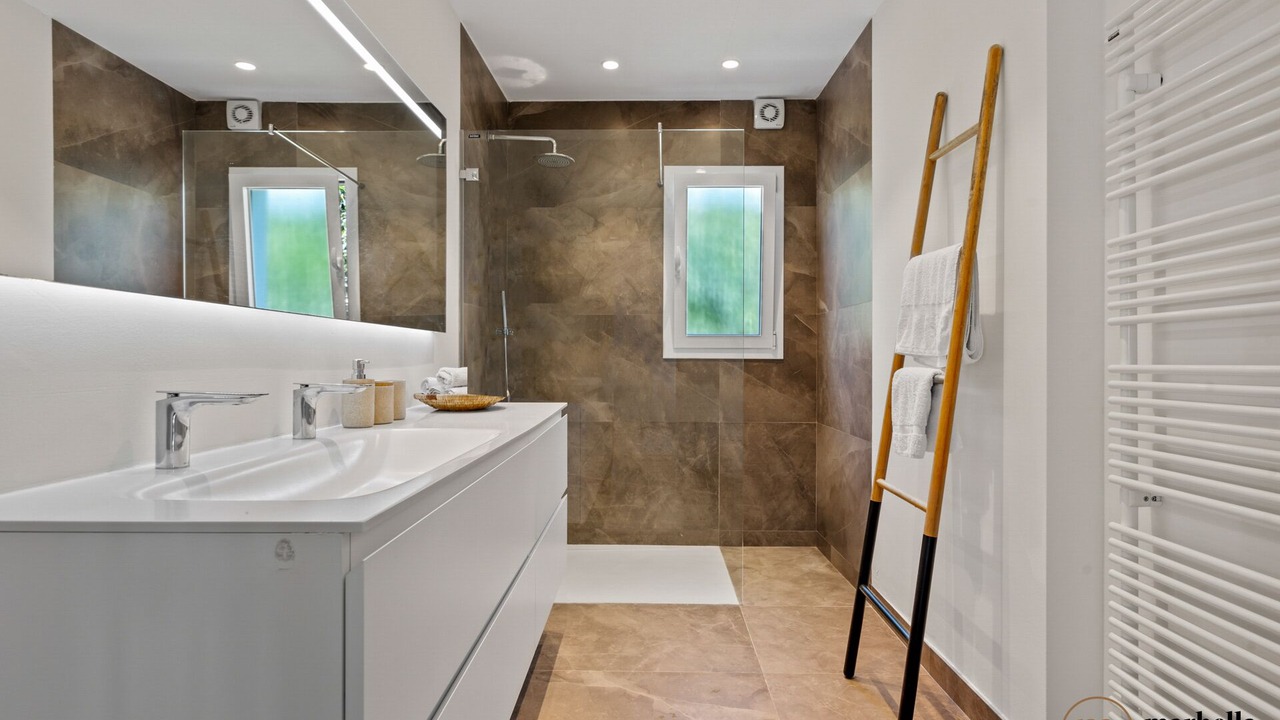 Photo of Bathroom in Urbanizacion Costabella