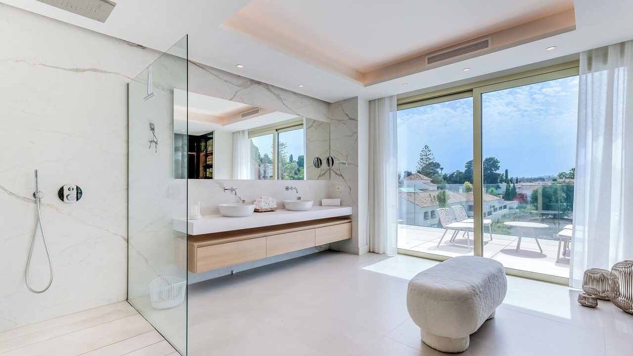 Photo of Bathroom in Golden Mile