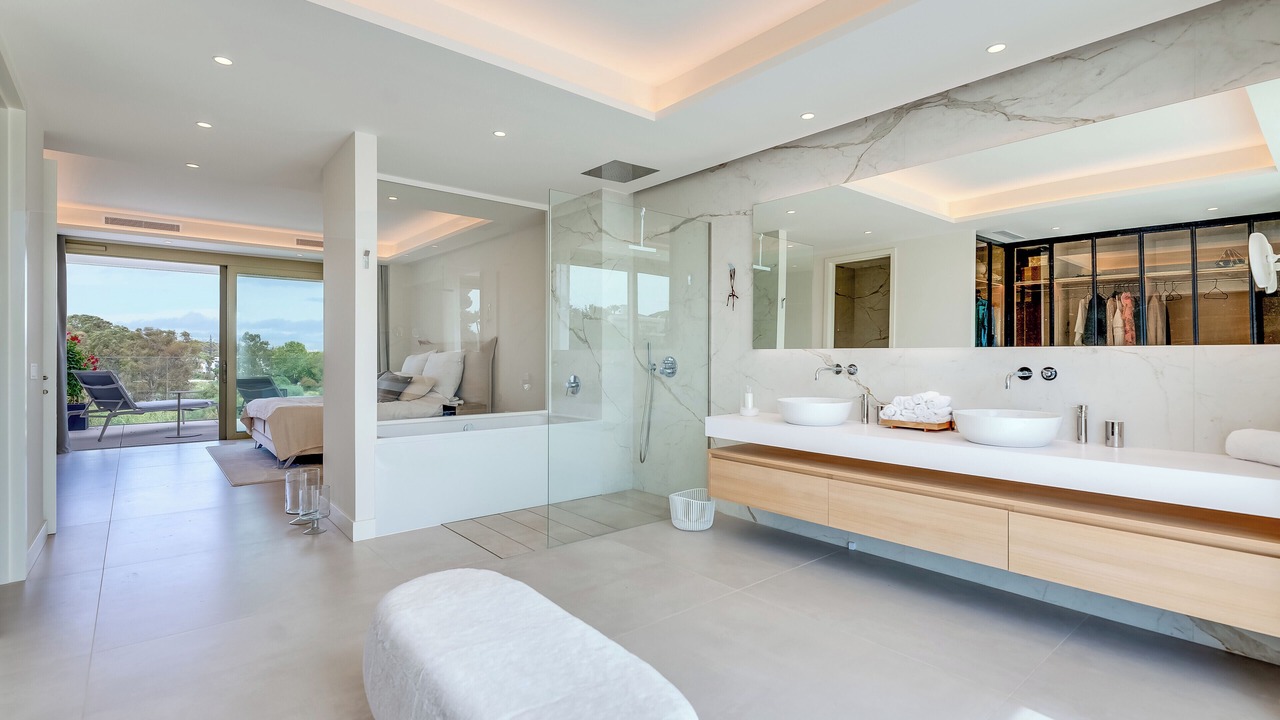 Photo of Bathroom in Golden Mile