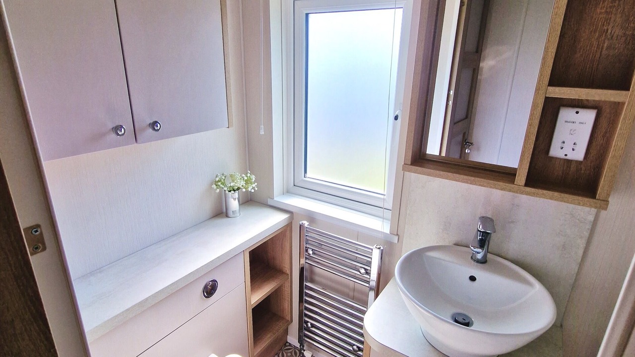 Photo of Bathroom in Cayton Bay