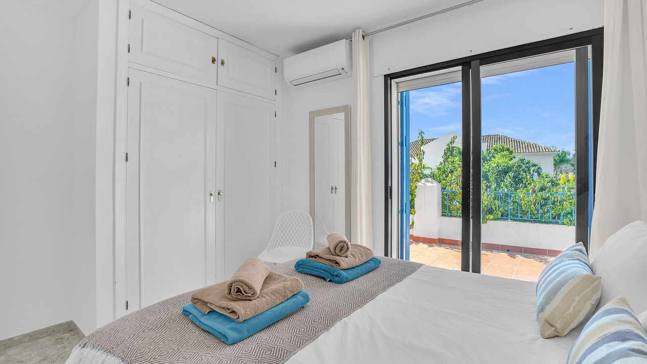 Photo of Bedroom in Golden Mile