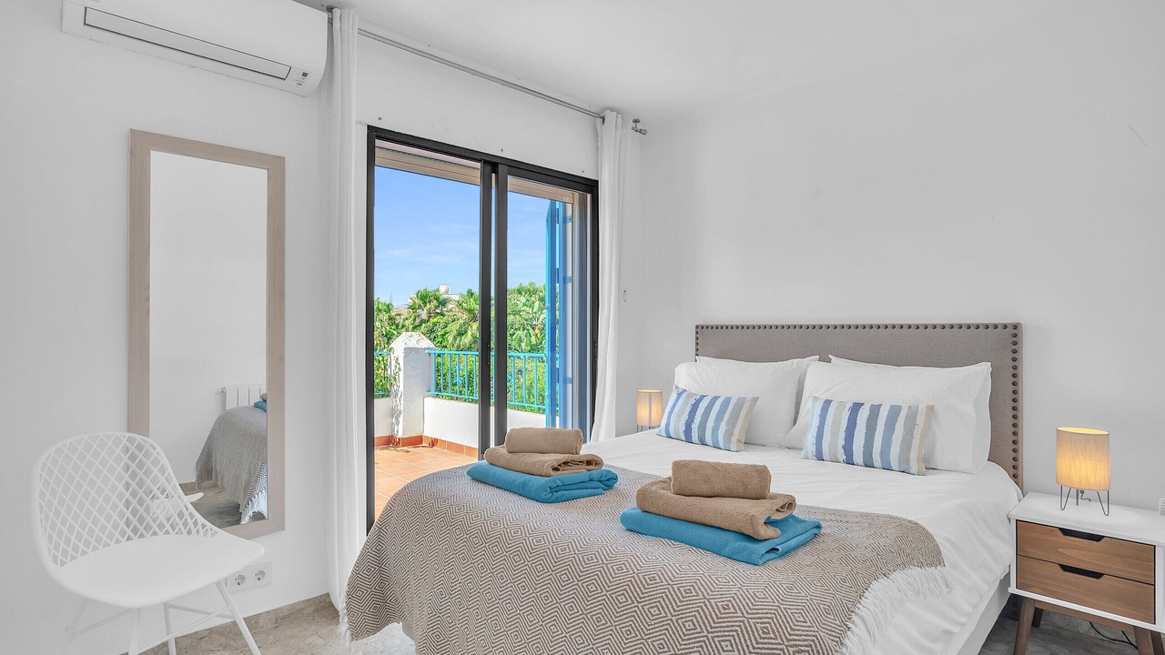 Photo of Bedroom in Golden Mile