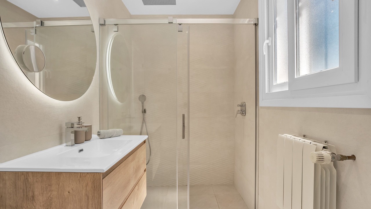 Photo of Bathroom in Golden Mile