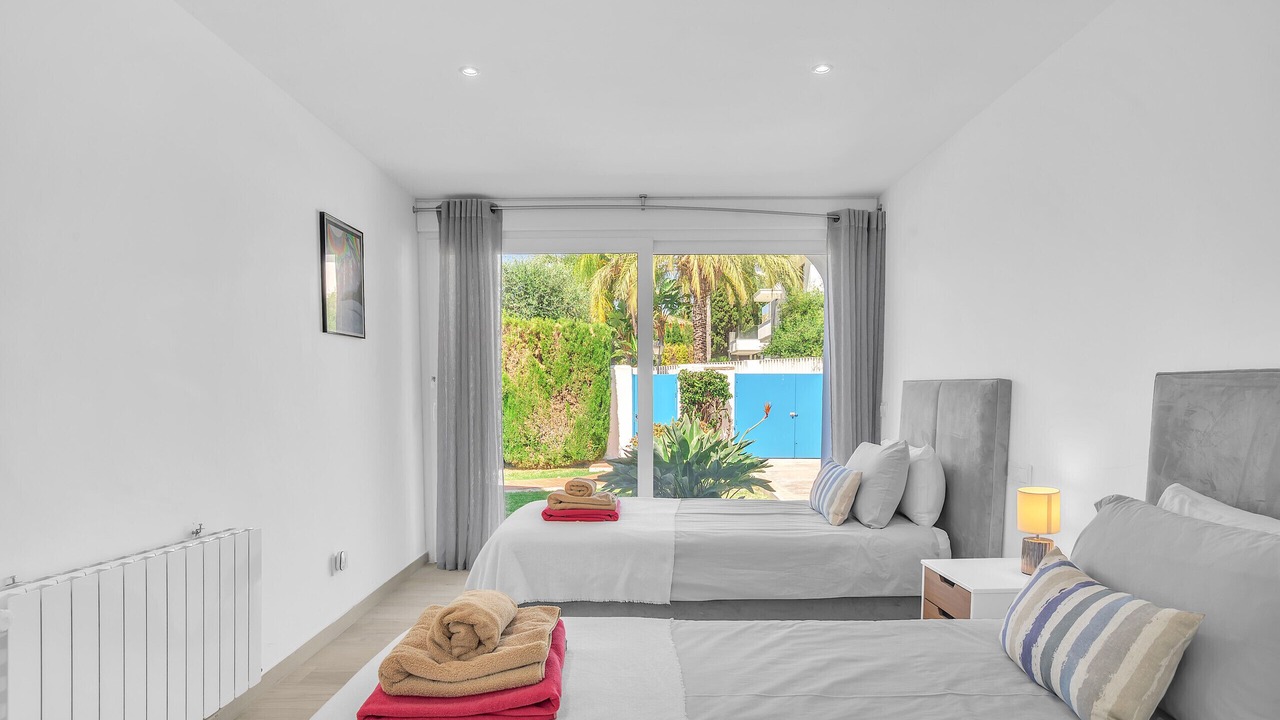 Photo of Bedroom in Golden Mile