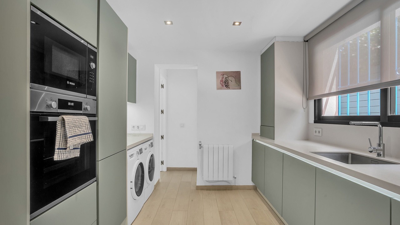 Photo of Kitchen in Golden Mile