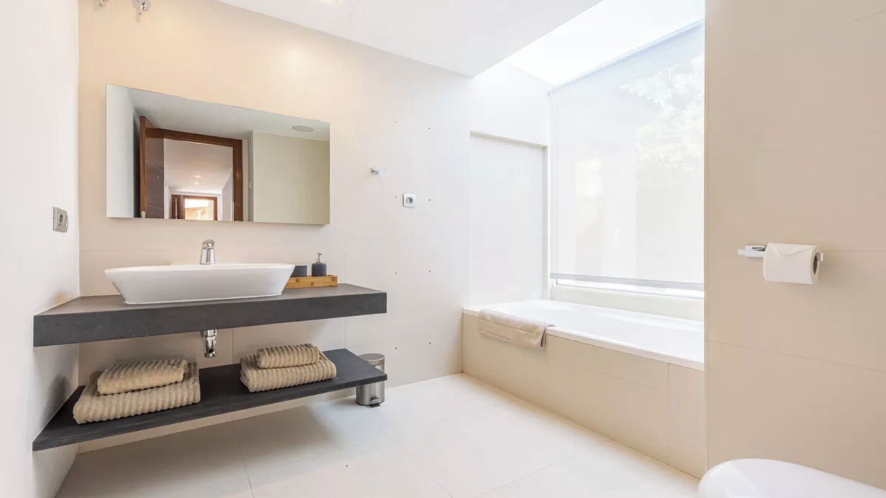 Photo of Bathroom in Urbanizacion Hacienda las Chapas