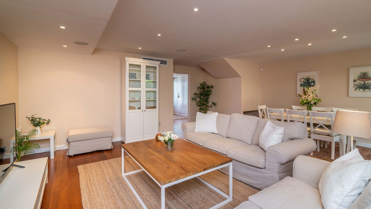 Photo of Livingroom in Golden Mile