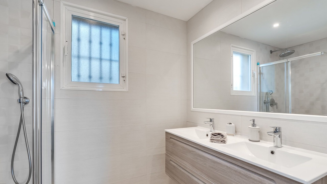 Photo of Bathroom in Urbanizacion Costabella