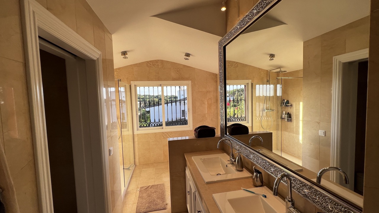 Photo of Bathroom in Urbanizacion Hacienda las Chapas