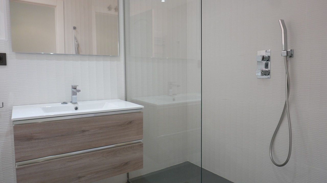 Photo of Bathroom in Golden Mile