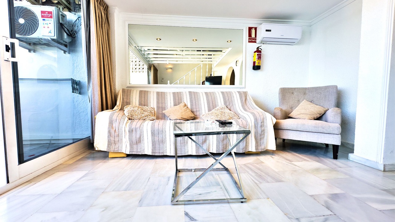 Photo of Livingroom in Golden Mile