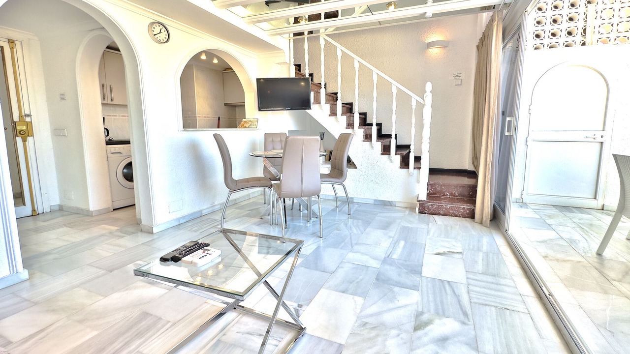 Photo of Livingroom in Golden Mile