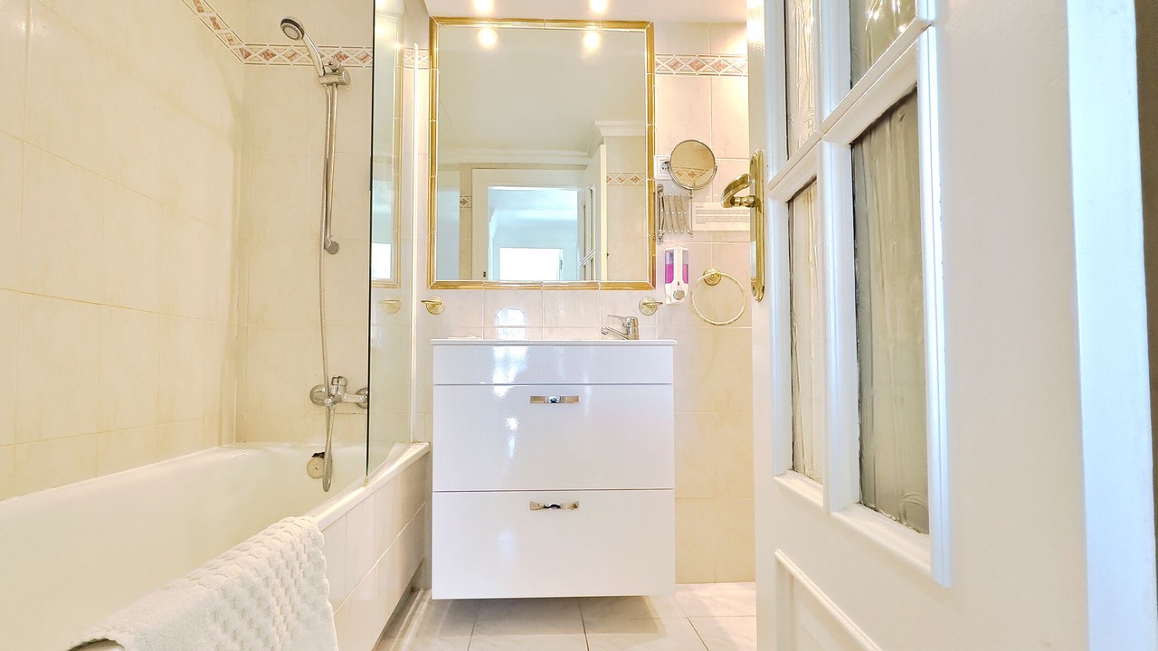 Photo of Bathroom in Golden Mile