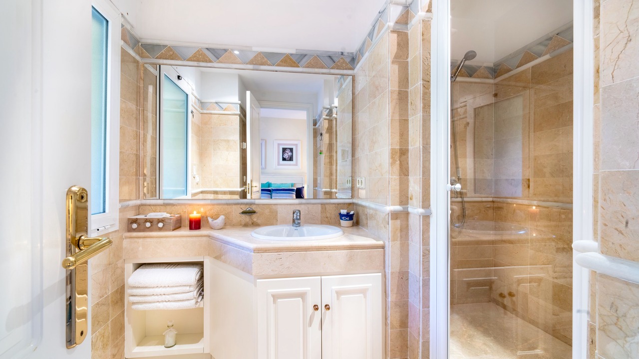 Photo of Bathroom in Elviria