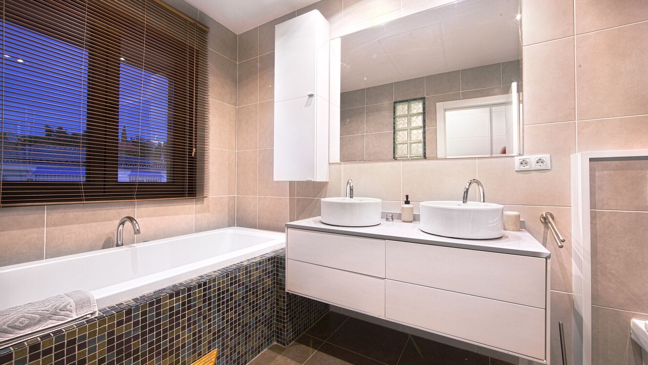 Photo of Bathroom in Urbanizacion Costabella