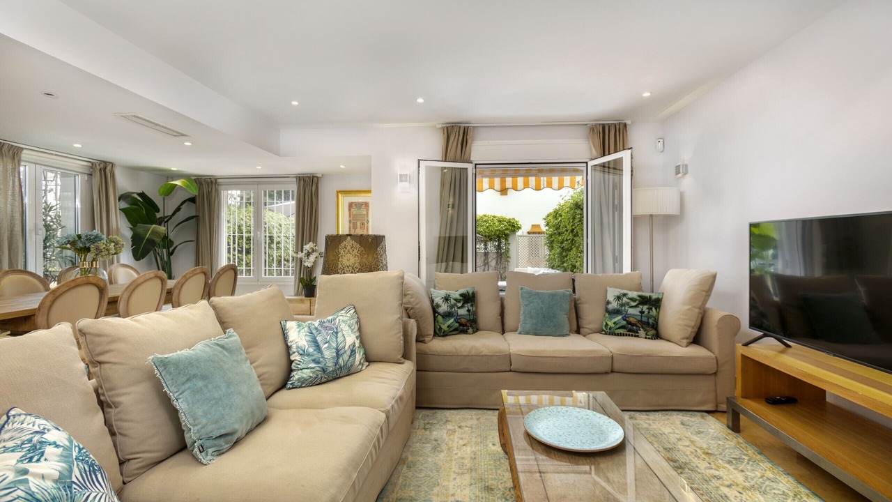 Photo of Livingroom in Golden Mile