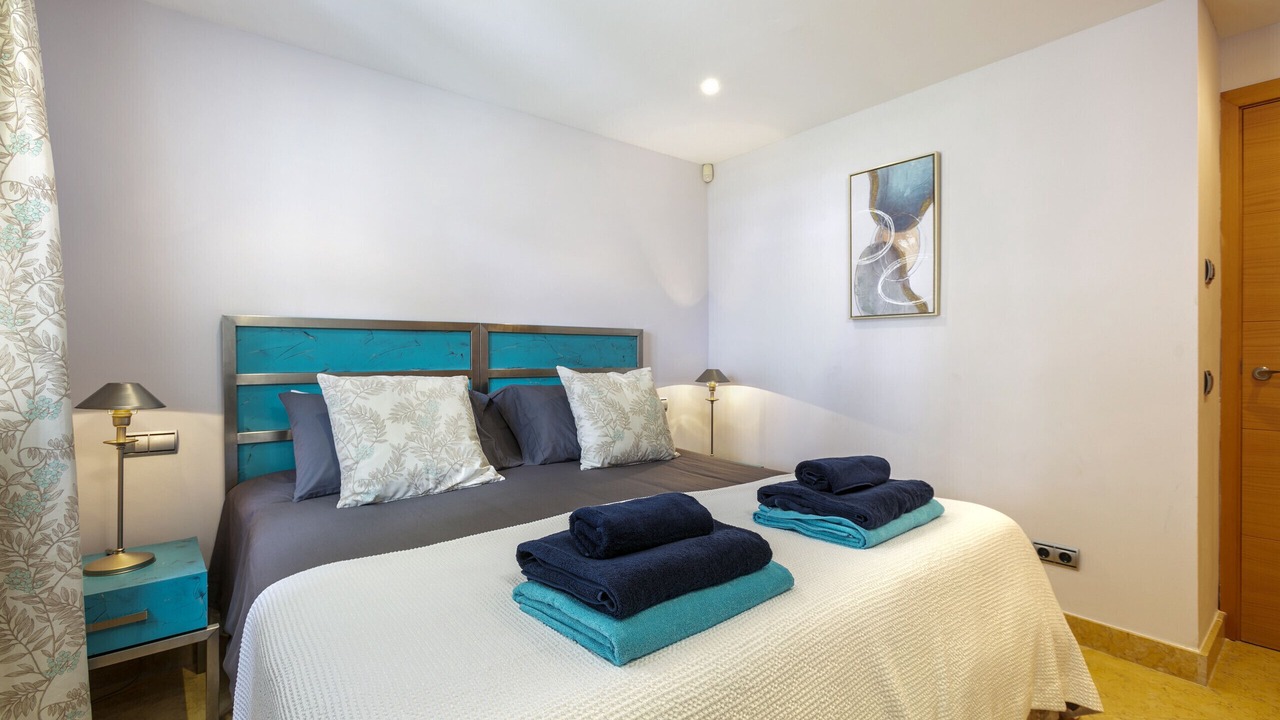 Photo of Bedroom in Golden Mile