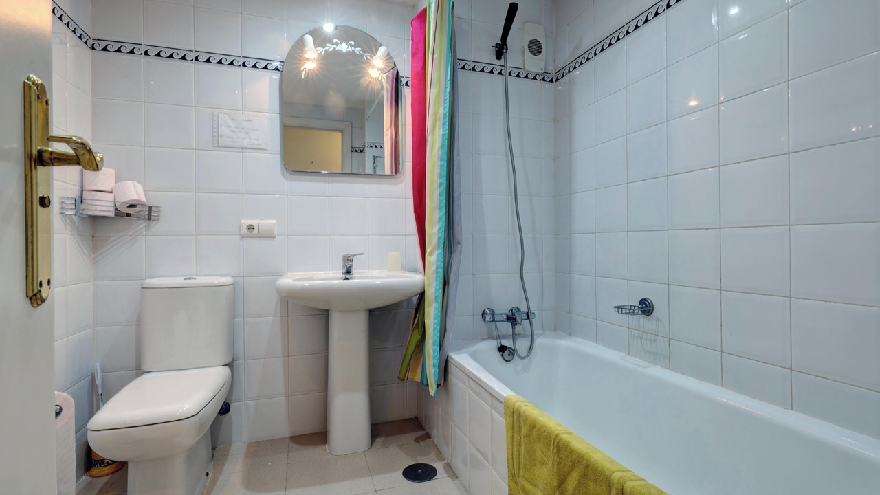 Photo of Bathroom in Urbanizacion Hacienda las Chapas