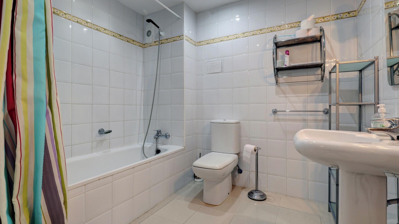 Photo of Bathroom in Urbanizacion Hacienda las Chapas