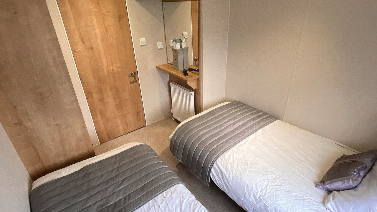 Photo of Bedroom in Cayton Bay