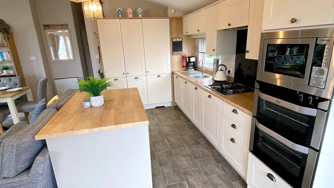 Photo of Kitchen in Cayton Bay