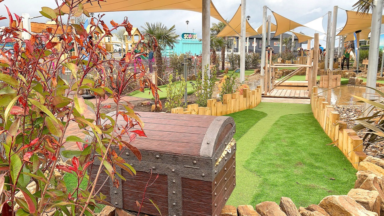 Photo of Outdoor in Cayton Bay