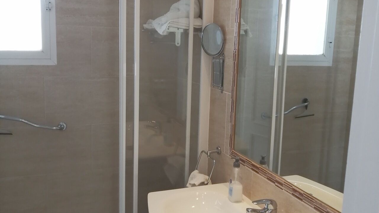 Photo of Bathroom in Urbanizacion Hacienda las Chapas