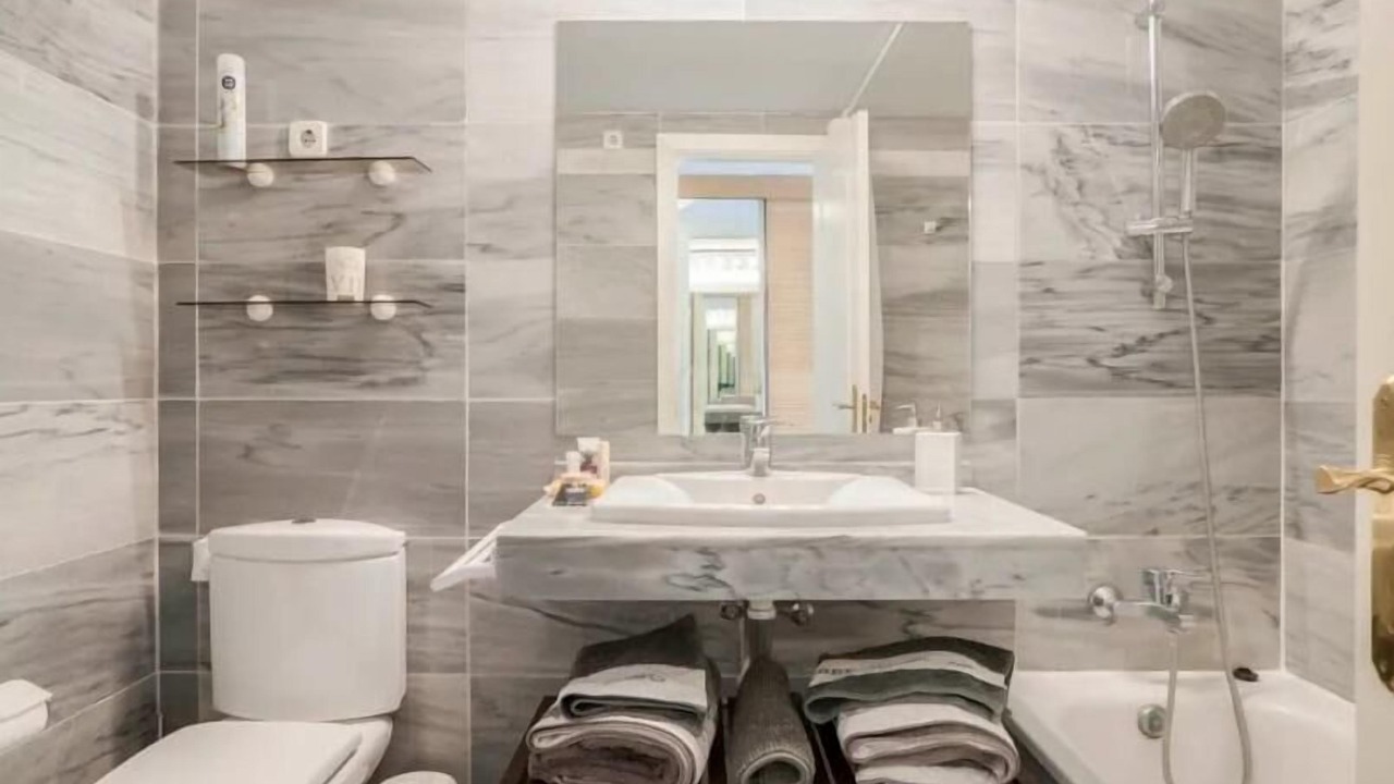 Photo of Bathroom in Marbella City Centre