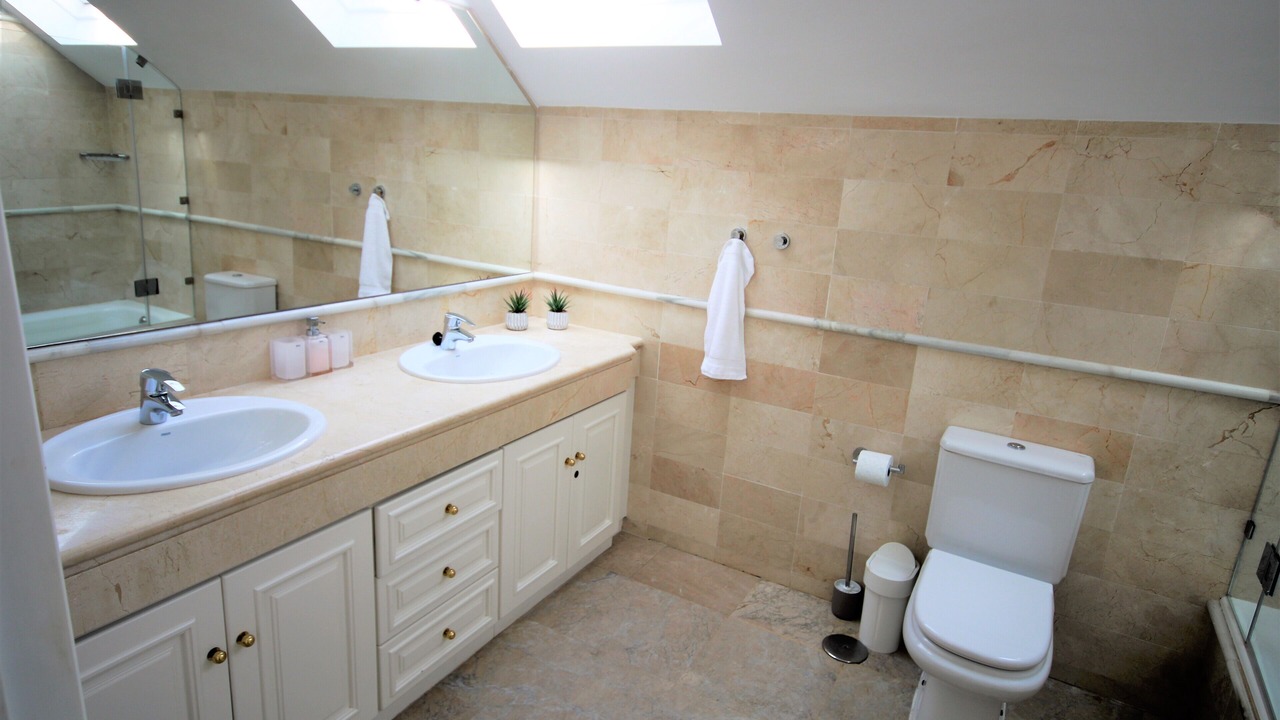 Photo of Bathroom in Elviria