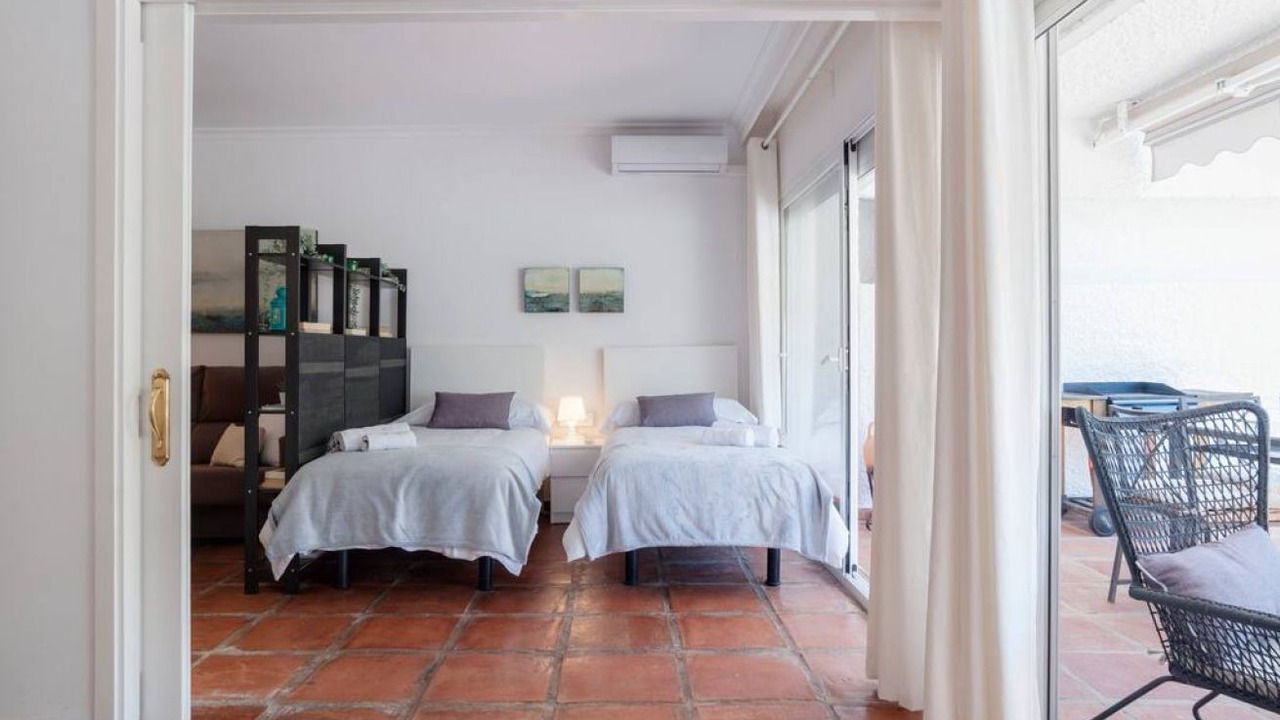 Photo of Bedroom in Golden Mile