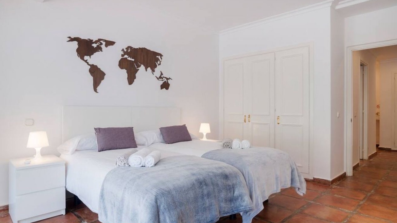 Photo of Bedroom in Golden Mile