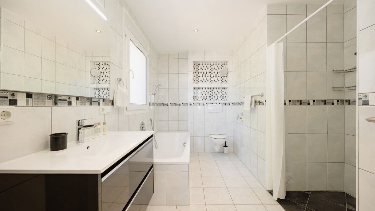 Photo of Bathroom in Urbanizacion Costabella