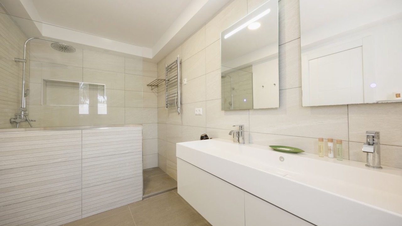 Photo of Bathroom in Urbanizacion Costabella