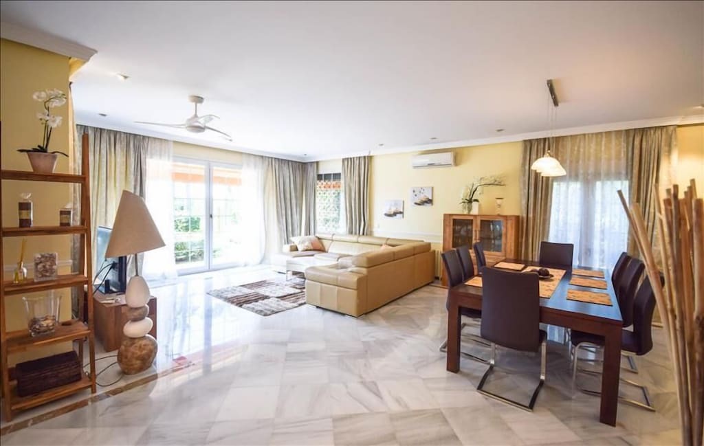 Photo of Livingroom in Urbanizacion Marbessa