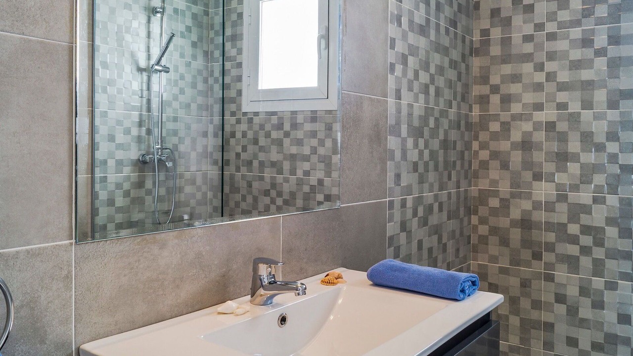Photo of Bathroom in Urbanizacion Hacienda las Chapas