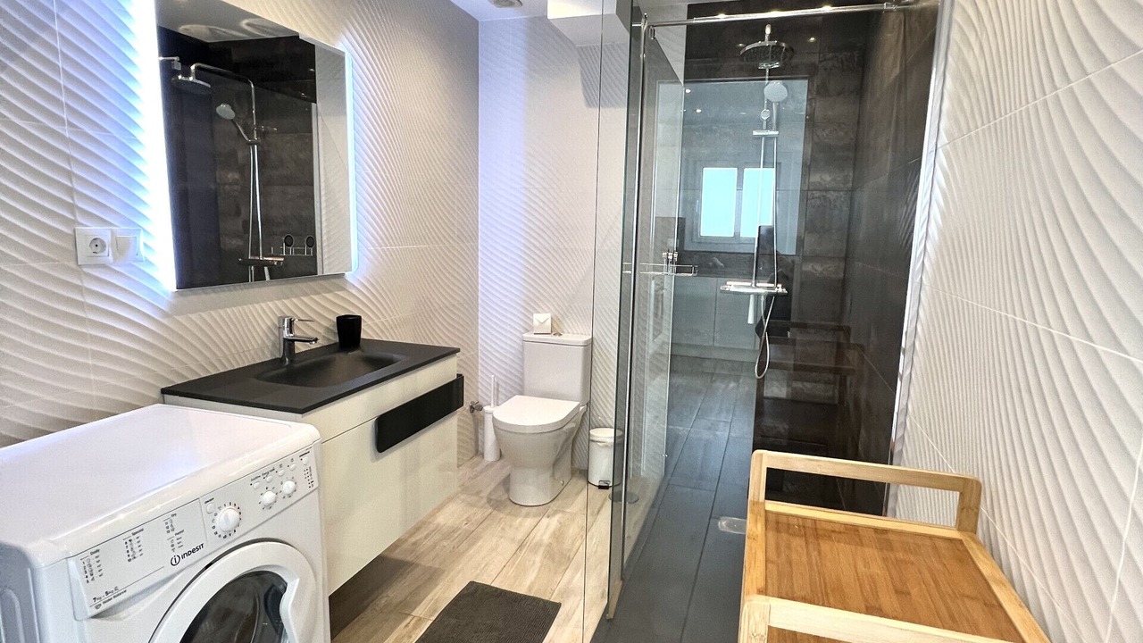Photo of Bathroom in Golden Mile