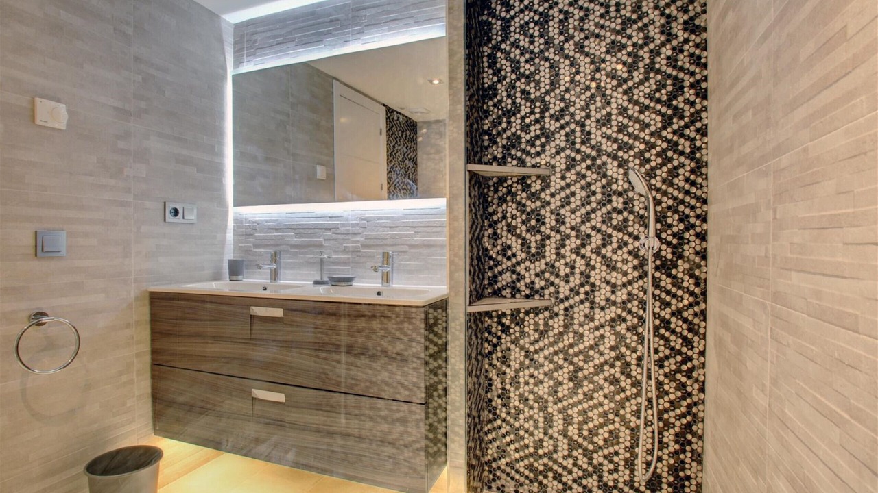 Photo of Bathroom in Golden Mile
