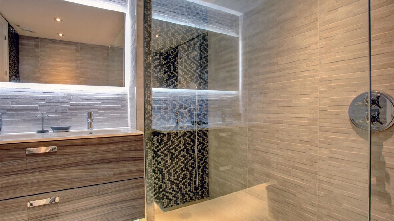 Photo of Bathroom in Golden Mile