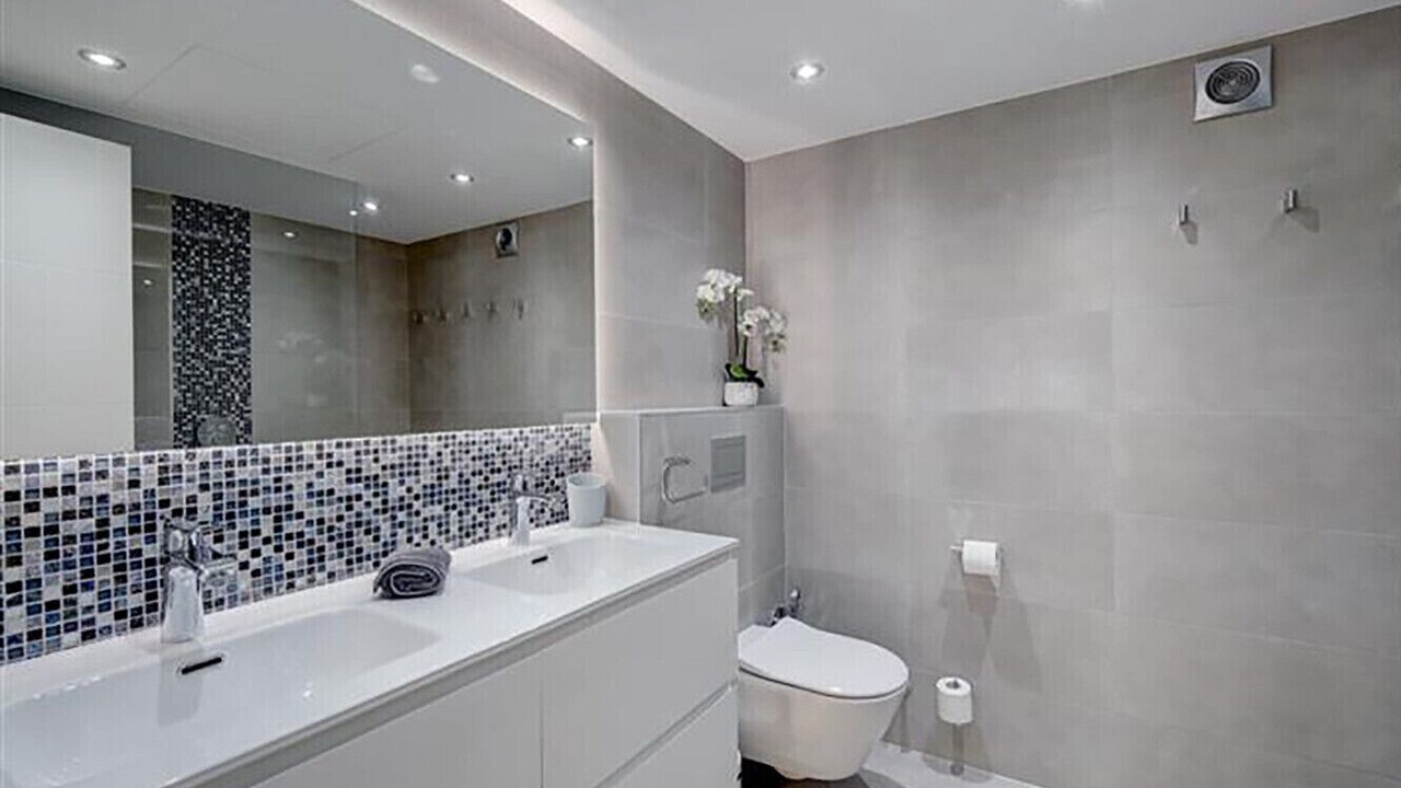Photo of Bathroom in Golden Mile