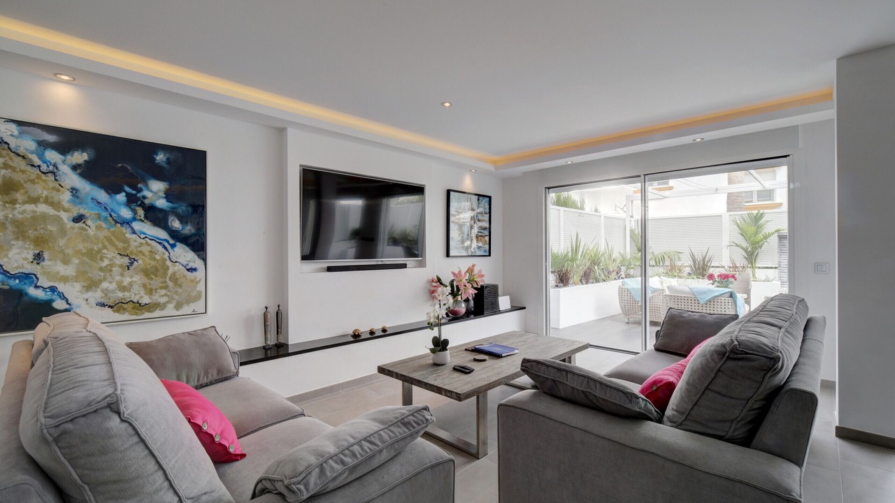 Photo of Livingroom in Golden Mile