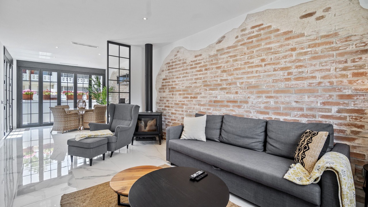 Photo of Livingroom in Golden Mile