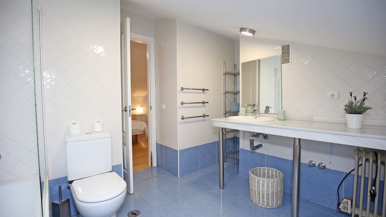 Photo of Bathroom in Golden Mile
