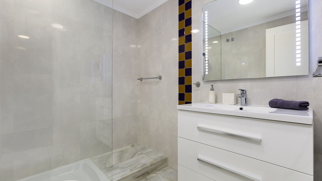 Photo of Bathroom in Golden Mile