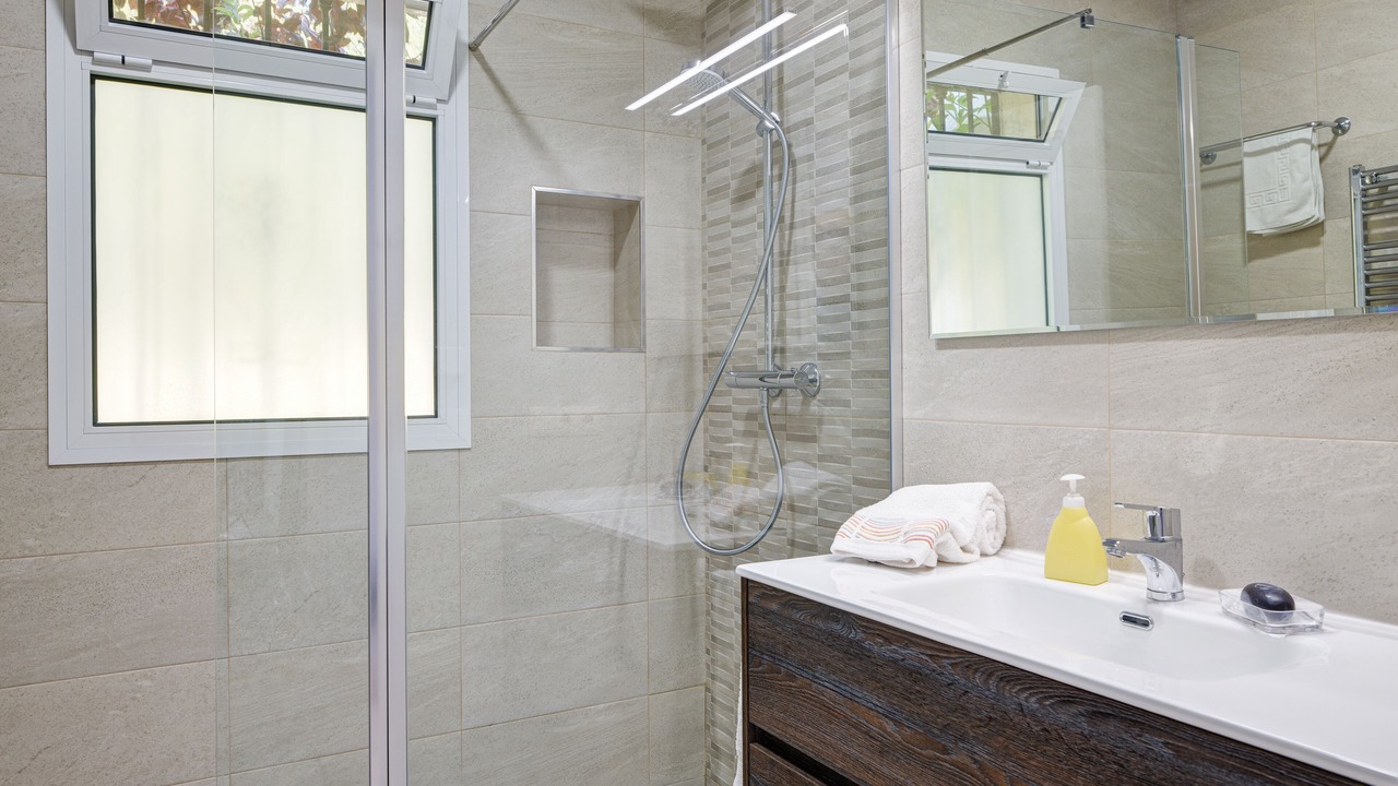 Photo of Bathroom in Urbanizacion Hacienda las Chapas